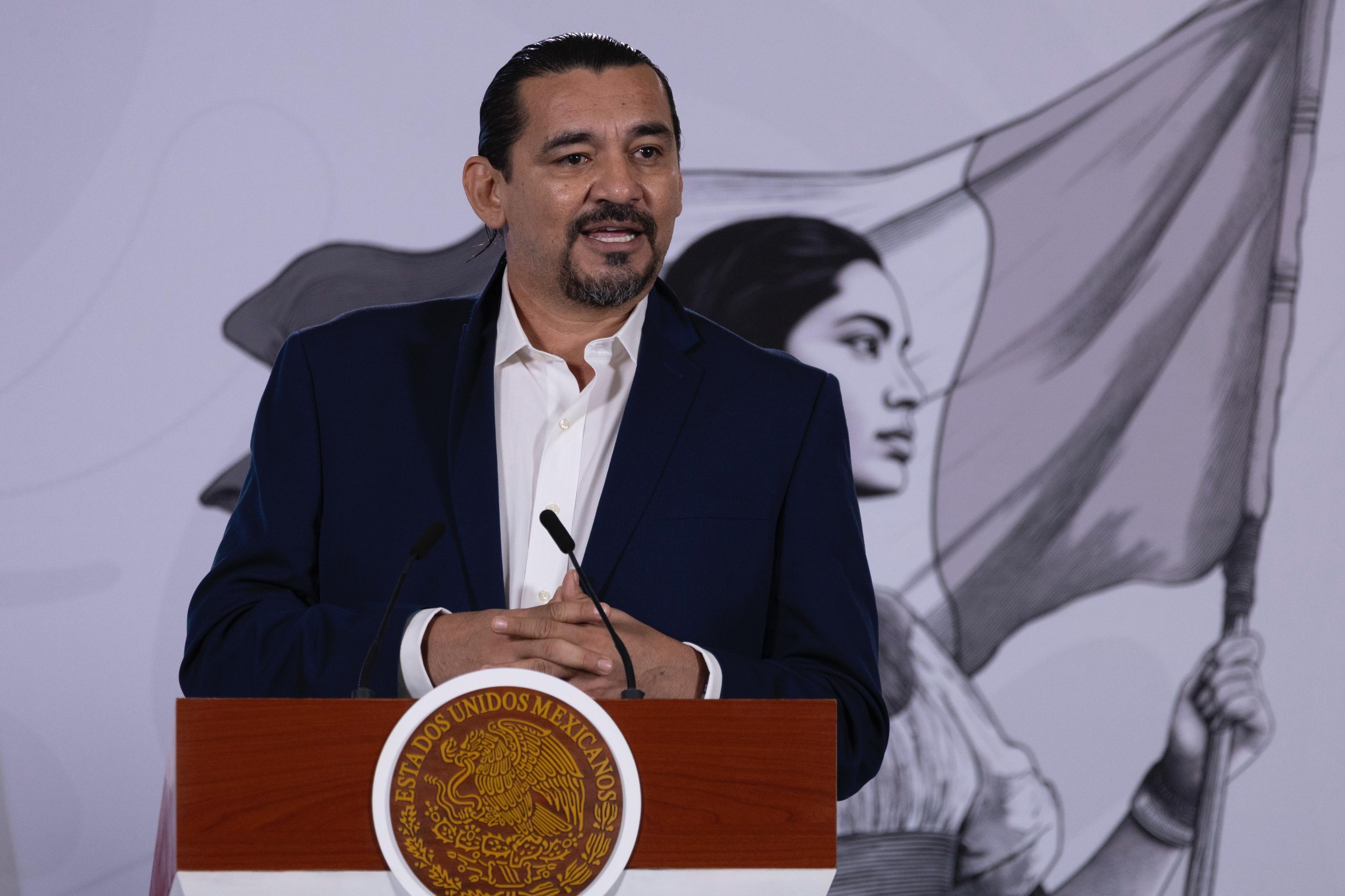 Félix Navarrete of Grupo ENSOL Caribe speaks about Carbonwave’s Sargassum solutions at President Claudia Sheinbaum’s national press conference in Mexico.